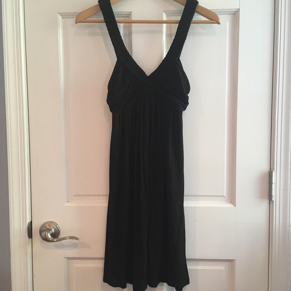 Short and sweet black dress ✨